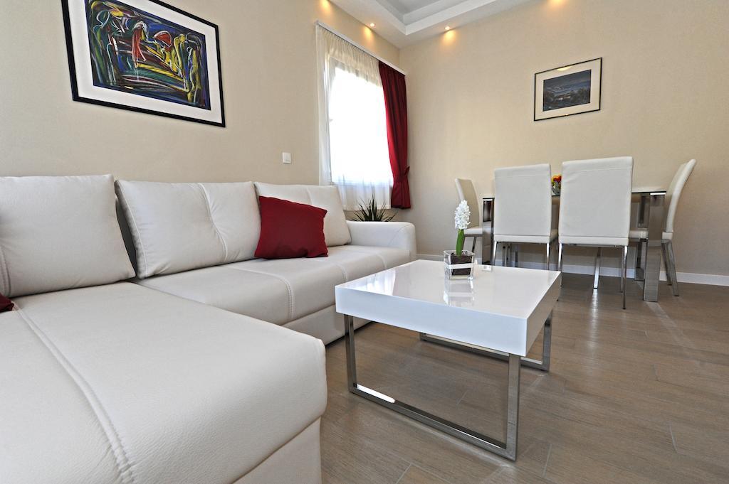 Violet Apartament *